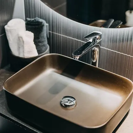 Апартаменты Black&white Bukowska18 B With Balcony And Garage