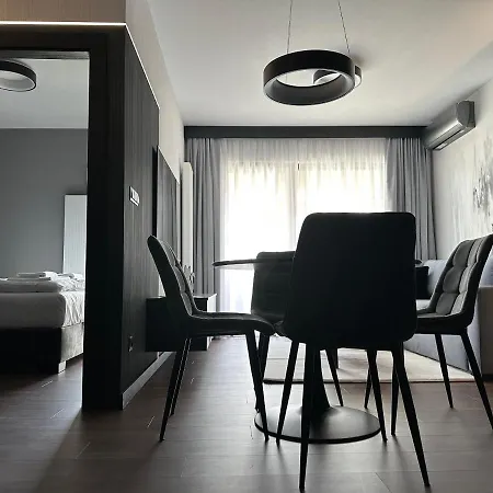 Black&white Bukowska18 B With Balcony And Garage Апартаменты *