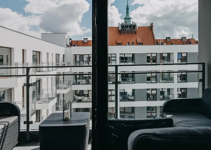 Black&white Bukowska18 B With Balcony And Garage Poznan