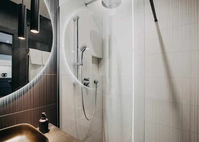 Black&white Bukowska18 B With Balcony And Garage Apartment